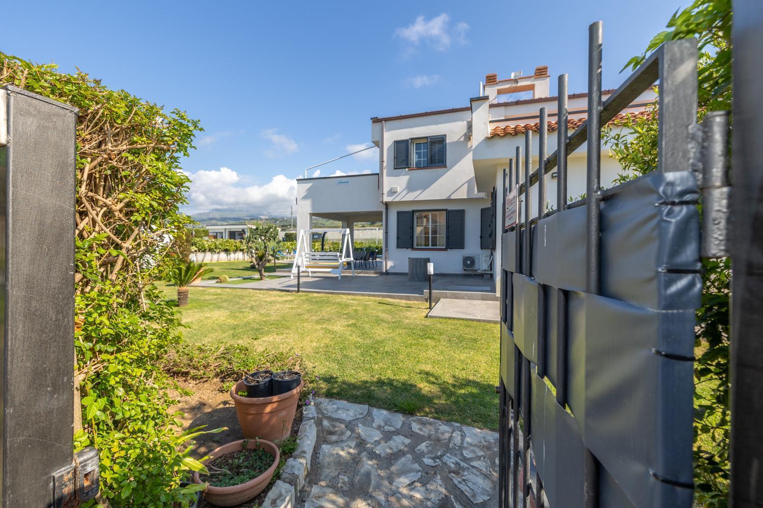 Villa Sole Mare Deluxe Campofelice Di Roccella Exterior foto